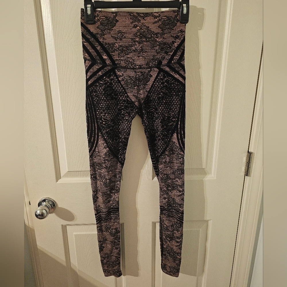 Savage Fenty Leggings Women's Black Tan Special FX Lacey Textured Size M